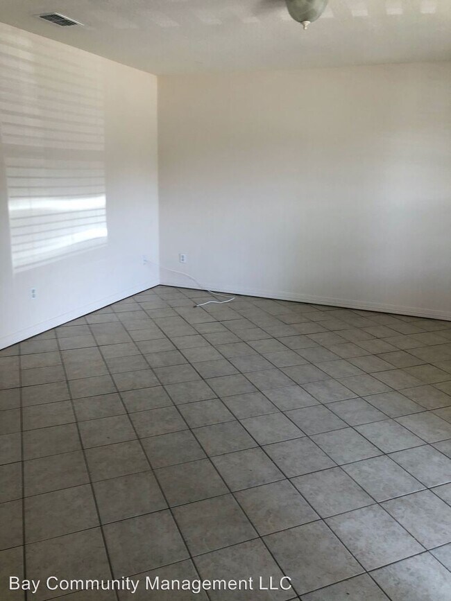 Foto del edificio - 1319 Greendale Ave