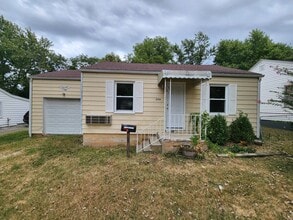Building Photo - 2316 N Weller Ave