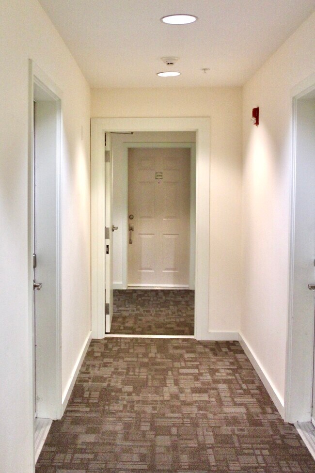 Foto del edificio - 12345 Roosevelt Way NE