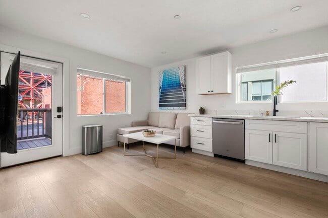 Photo - 2221 Carleton St Apartment