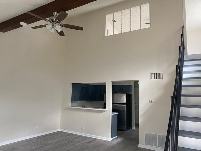 Building Photo - Remodeled 1/1.5 Duplex in Quiet Denison Ne...