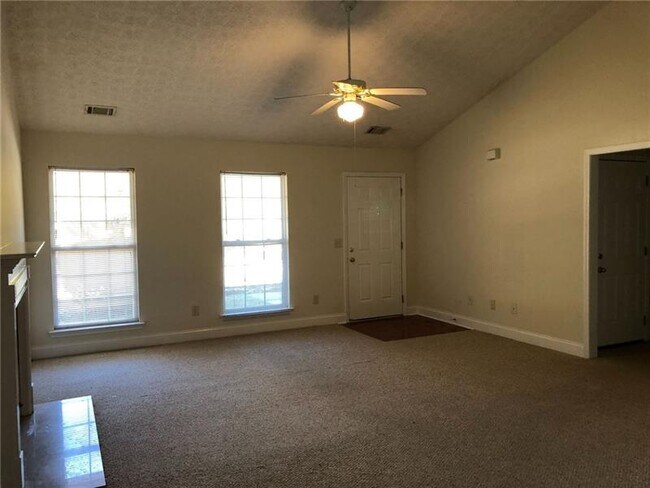 Building Photo - 4904 Kensington Park Dr