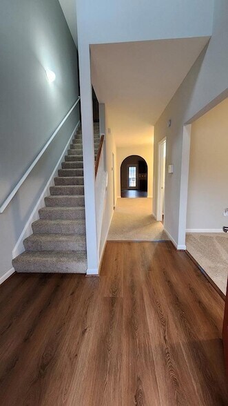 Foto del edificio - 4525 Village Ct