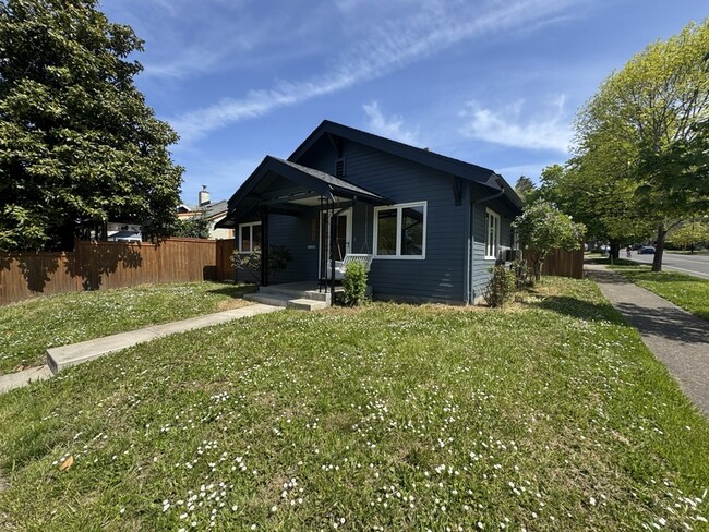Building Photo - 2393 Emerald St