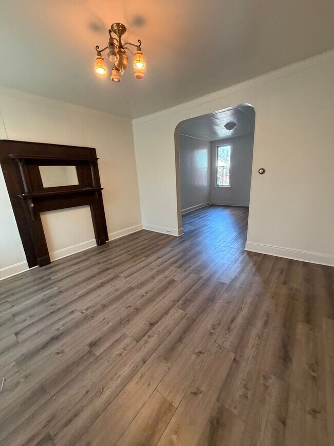 Foto del edificio - Three bedroom one bath home close route 30