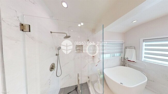 Foto del edificio - 4 br, 3 bath House - 1730 Guinda Street -