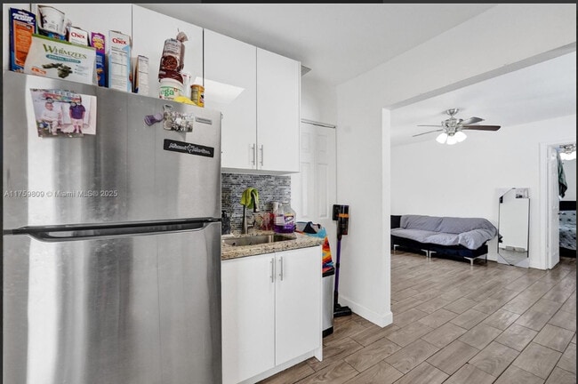 Foto del edificio - 3720 SW 46th Ave