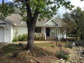 Building Photo - 18862 Meadowlark Ct