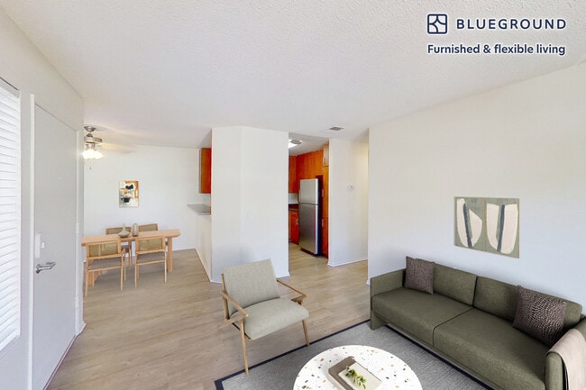 Foto del edificio - 823 Nordahl Rd