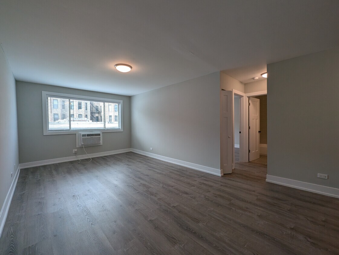 Foto principal - 542 W Surf St