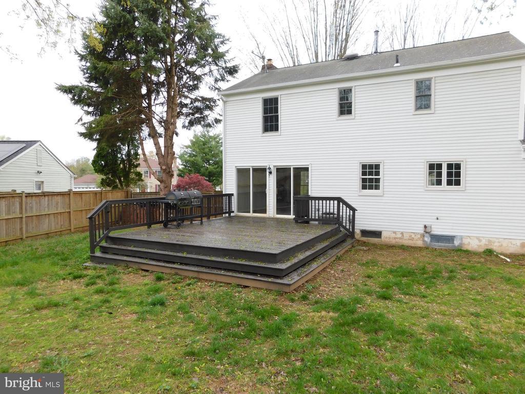 Primary Photo - 916 Pointer Ridge Dr