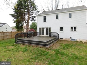 Building Photo - 916 Pointer Ridge Dr