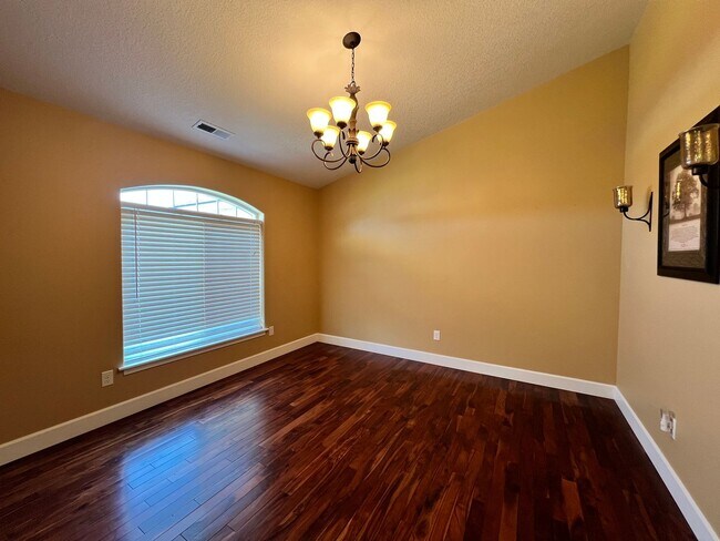 Building Photo - Well Maintained Home in Pelican Point Comm...