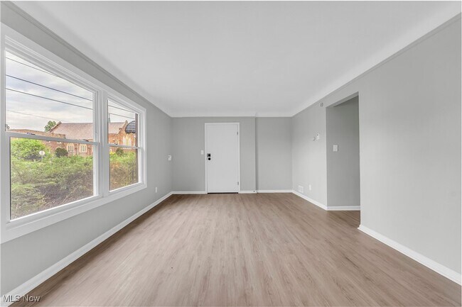 Foto del edificio - 9318 Garfield Blvd