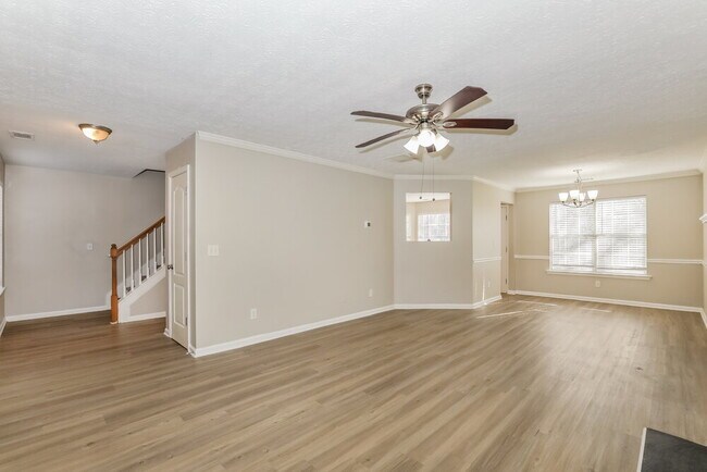 Building Photo - 370 Summer Hill Cir