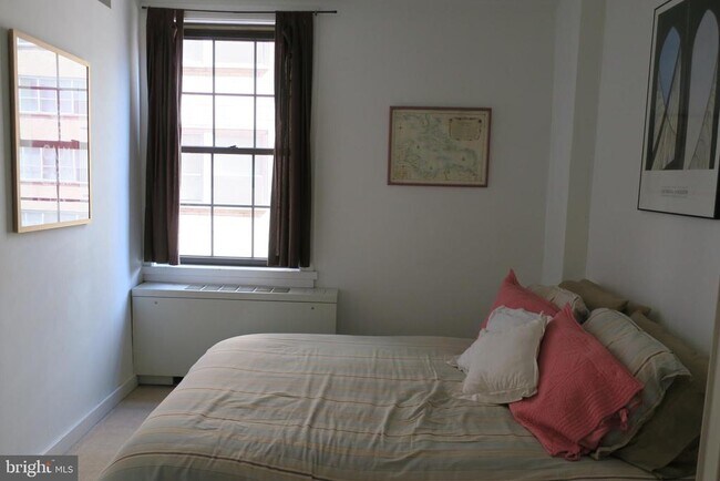 Foto del edificio - 219-29 S 18th St