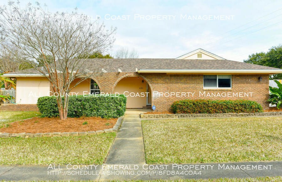 Primary Photo - 631 Mountain Dr