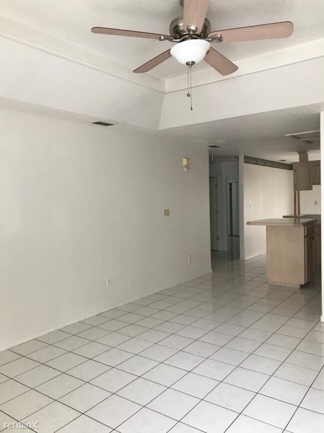 Building Photo - 2 br, 2 bath  - 6700 N 7th Ct