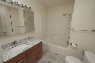 Building Photo - 825 Stewart Ave