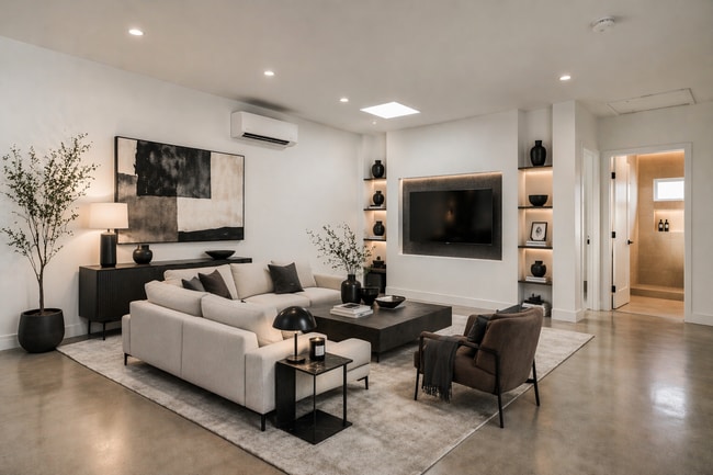 Building Photo - 7314 Fallbrook Ave