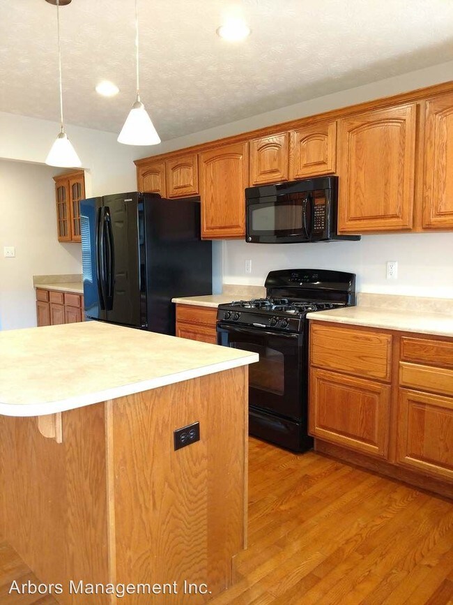 Building Photo - 3 br, 2.5 bath House - 2301 Michael Drive