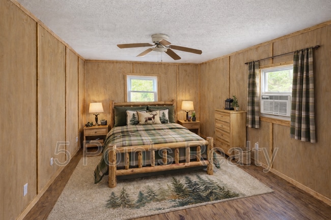 Foto del edificio - 7435 Cycle Ln