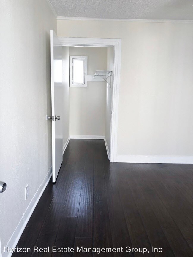 Foto del edificio - 1130 N Kingsley Dr