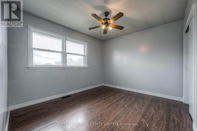 Photo du bâtiment - 7 Balmoral Dr