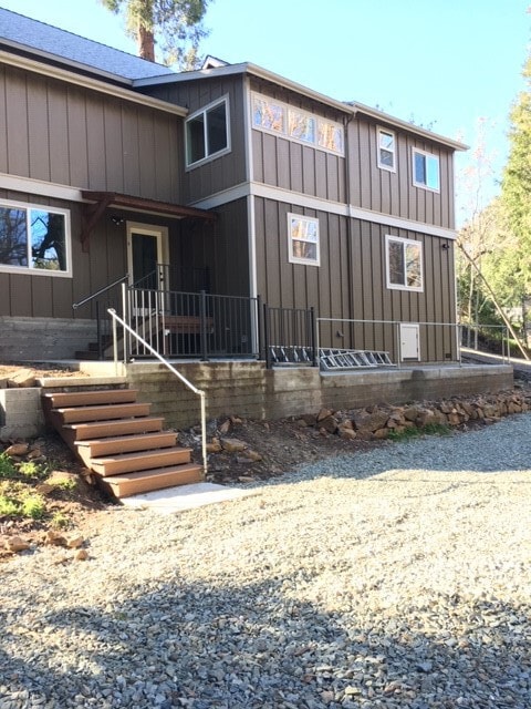 Foto del edificio - Creekside Frontage, Walk to town, Downstairs Apartment in Duplex