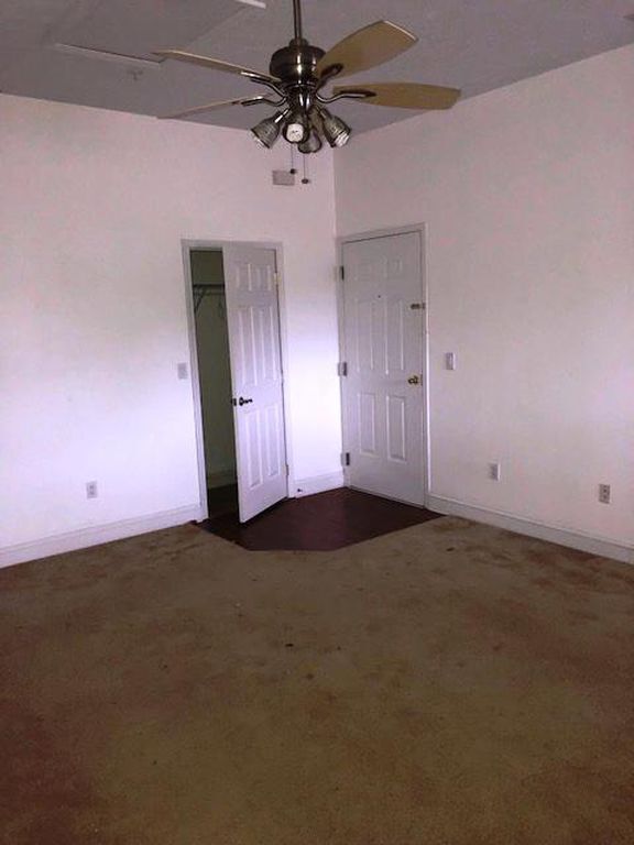 Foto del edificio - 48673 Trapp Rd