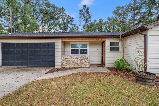 Building Photo - 5831 Split Oak Ln