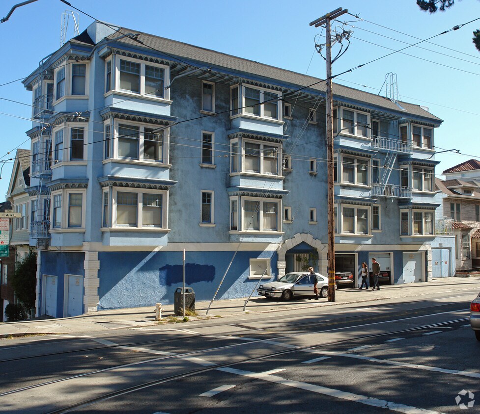 Primary Photo - 498 Carl St
