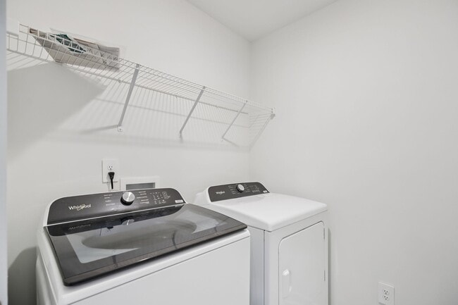 Foto del edificio - 7167 Cedarcrest Ct