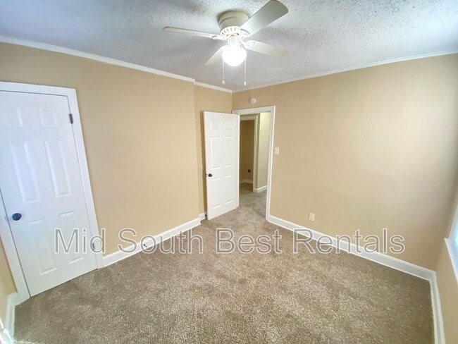 Building Photo - 962 Frayser Cir
