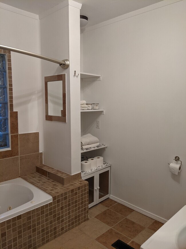 Bathroom - 2122 Catalpa Ave