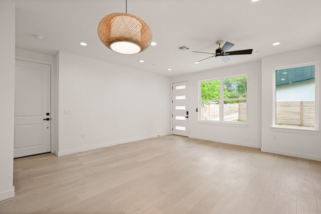 Foto del edificio - 5305 Ledesma Rd