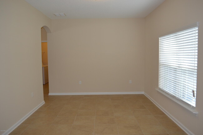 Building Photo - 5061 Redford Manor Dr