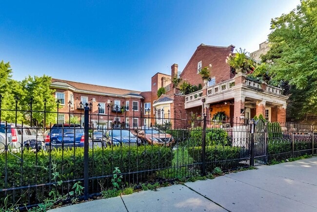 Building Photo - 2950 W Palmer St
