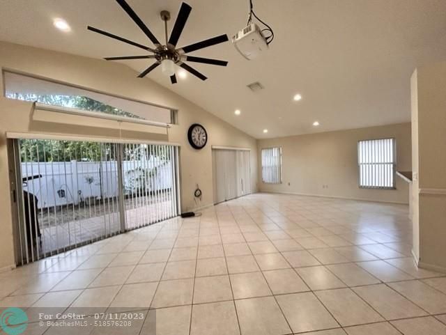 Foto del edificio - 8811 Chunnel Dr