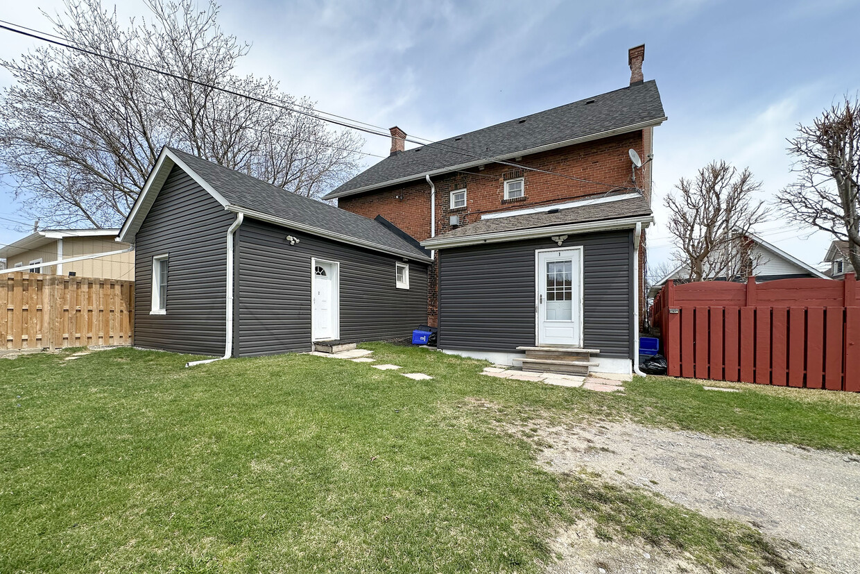 Primary Photo - 356 Ritson Rd S