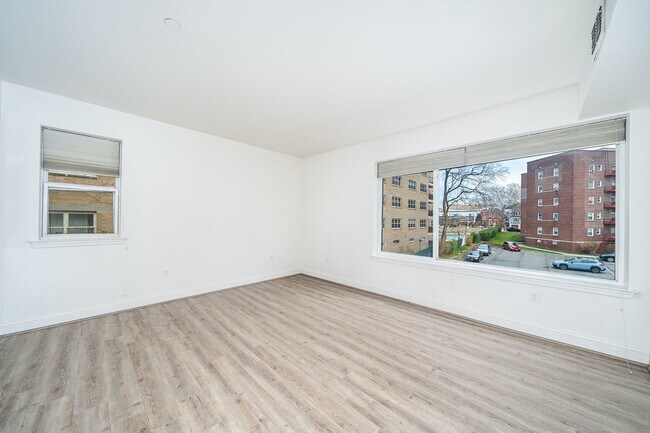 Building Photo - 7430 Boulevard E