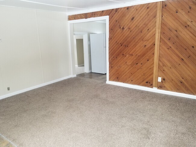 Foto del edificio - 2401 Leroy Caledonia Rd