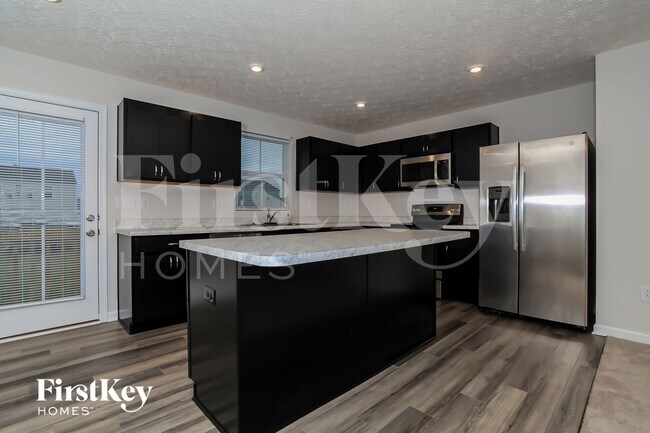 Foto del edificio - 1952 Lake Crest Dr