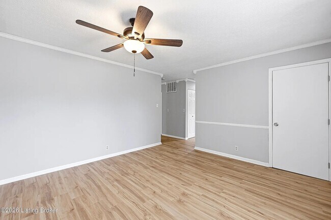 Foto del edificio - 6900 Heavrin Ave