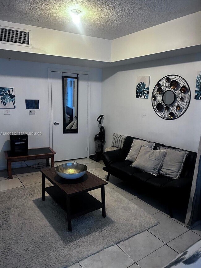 Foto del edificio - 1750 N Bayshore Dr