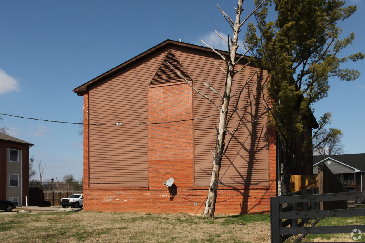 Building Photo - 1623 Brick Kiln Ln