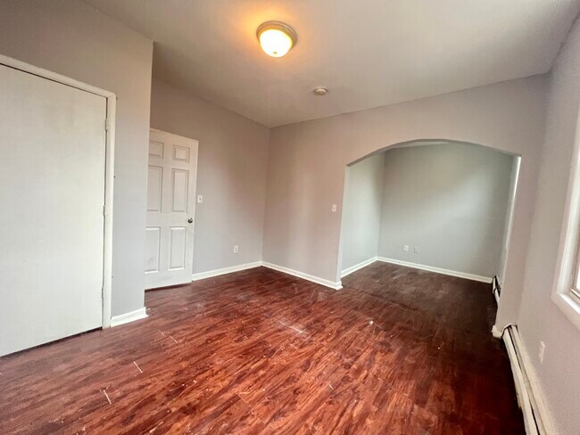 Unit 2 - 660 Hunterdon St