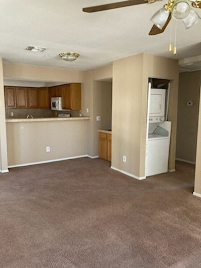 3 br, 2 bath House 2060 Mesquite Lane F105 House for Rent in