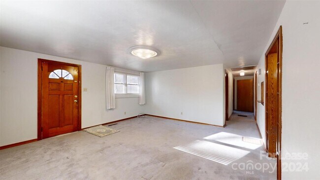 Building Photo - 410 3rd St NW