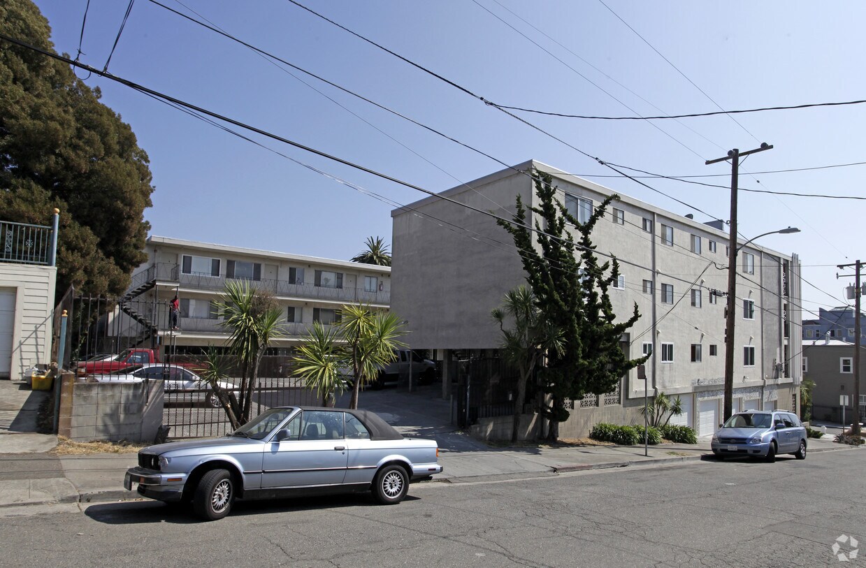 Building Photo - Victor Manor Apartments